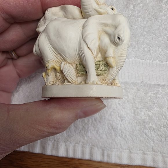 Harmony Kingdom "Ed's Safari" Figurine Made In England Animal Trinket Box - Picture 10 of 11